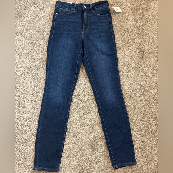 Good American Good Waist Distressed Pocket Skinny Jeans - Picture 4 of 10